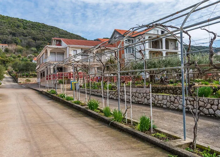 Maky * Supetarska Draga